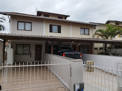 Sobrado em Bela Vista, Palhoça/SC de 59m² 2 quartos à venda por R$ 269.000,00