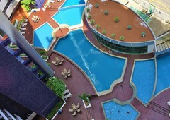 Luxuoso apartamento com 7 piscinas!!! Em frente a praia