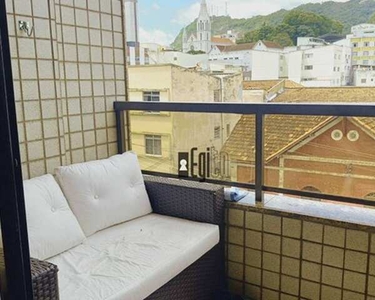 Apartamento com varanda e 2 vagas de garagem ao lado do colégio Santa Catarina