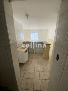 Apartamento em Conjunto Habitacional Presidente Castelo Branco, Carapicuíba/SP de 49m² 2 quartos para locação R$ 750,00/mes