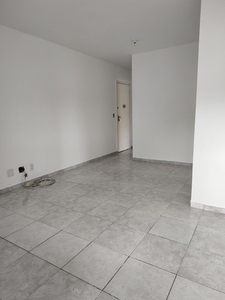 Apartamento na Taquara, 2 quartos, sala, cozinha, banheiro, garagem