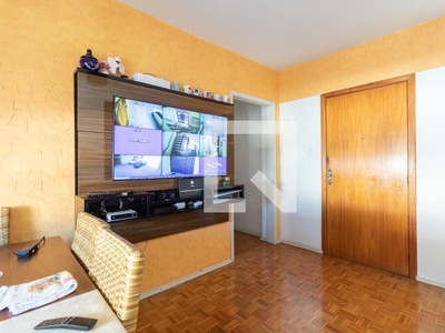 APARTAMENTO no 5º andar com 2 dormitórios