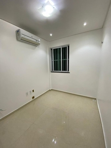 Apartamento para venda possui 110 metros quadrados em Vila União - Fortaleza - Ceará