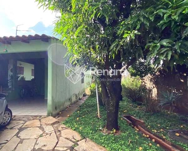 Arniqueira! Casa com 3 quartos, laje, terreno de 487m2, com 28m de frente, comercial