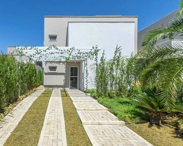 Casa à venda em Condomínio Fechado em Goiânia, Casa Jardins