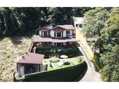 Casa com 3 dormitórios suítes à venda, 300 m² por R$ 1.600.000 - Condomínio Alpes da Canta