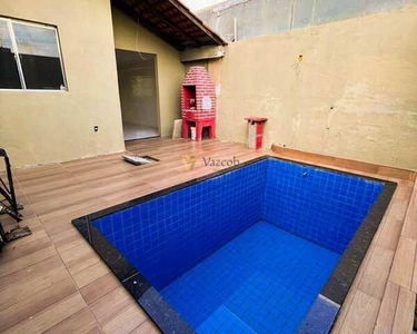 Casa com piscina e churrasqueira na Marambaia