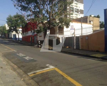 CASA COMERCIAL, 3 dormitórios na Rua 13 De Maio