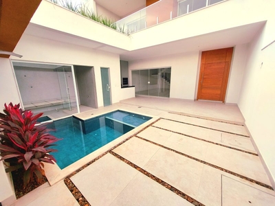Casa em Barra da Tijuca, Rio de Janeiro/RJ de 380m² 5 quartos à venda por R$ 2.299.000,00