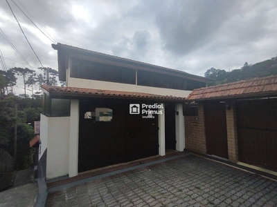 Casa em Centro, Nova Friburgo/RJ de 304m² 4 quartos à venda por R$ 979.000,00