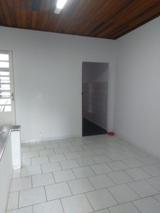 Casa em Centro, Piracicaba/SP de 60m² 2 quartos para locação R$ 850,00/mes