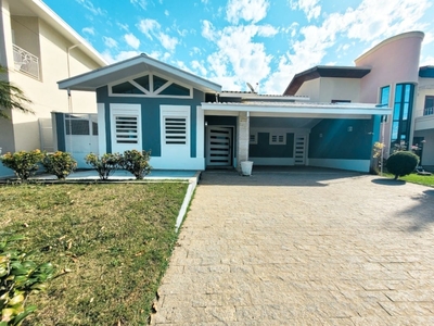 Casa em Centro, Taubaté/SP de 250m² 3 quartos para locação R$ 5.700,00/mes