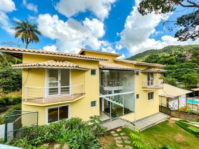 Casa em Itaipu, Niterói/RJ de 423m² 5 quartos à venda por R$ 2.299.000,00