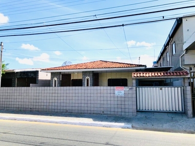 Casa em João Pessoa, 4qtos