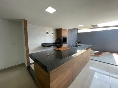 Casa em Santa Mônica, Belo Horizonte/MG de 260m² 3 quartos à venda por R$ 998.000,00
