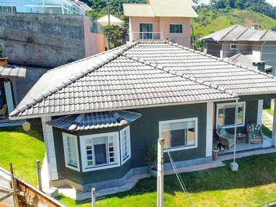 Casa em Vargem Grande, Teresópolis/RJ de 145m² 3 quartos à venda por R$ 694.000,00