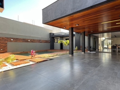 Casa em Zona 02, Maringá/PR de 285m² 3 quartos à venda por R$ 1.789.000,00