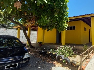 Casa para aluguel e venda, com 250m2 com 5 quartos - Pitangueiras