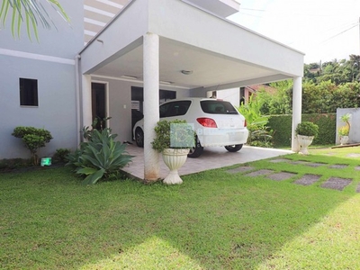 Duas casas no mesmo terreno no bairro Fortaleza!