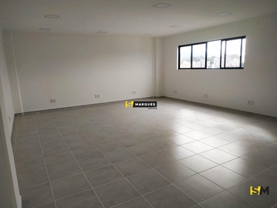 Sala em Bucarein, Joinville/SC de 56m² para locação R$ 2.056,00/mes