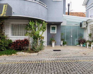 Sobrado para venda tem 150 metros quadrados com 3 quartos em Alto Boqueirão - Curitiba - P