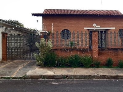 Venda de Casas / Padrão na cidade de Araraquara