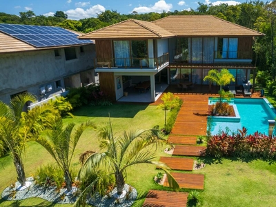 Casa Alto Padrão 7 Suítes em Praia do Forte no Condomínio Praia Bella Com Acesso ao MAR