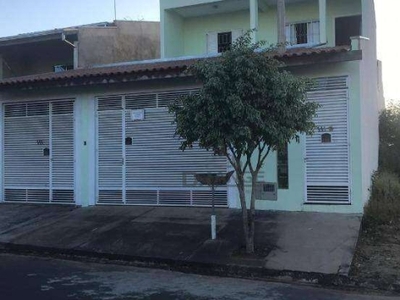 Casa com 4 dormitórios