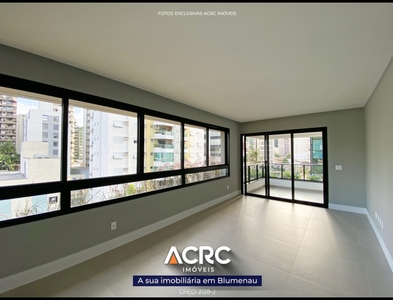 Apartamento no Bairro Jardim Blumenau em Blumenau com 3 Dormitórios (3 suítes) e 170 m²