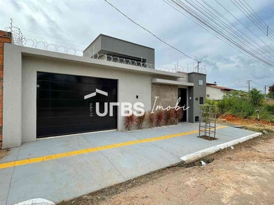 Casa com 3 quartos à venda no bairro Residencial Canadá, 300m²