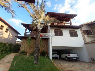 Casa com 4 quartos à venda no bairro Candelária, 388m²