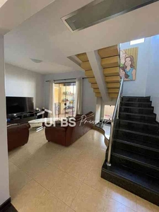 Casa com 4 quartos à venda no bairro Jardim Florença, 462m²