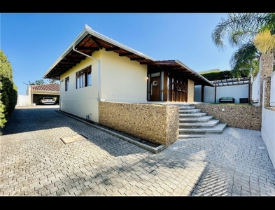 Casa no Bairro Vila Nova em Blumenau com 4 Dormitórios e 379 m²