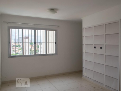 APARTAMENTO no 7º andar com 2 dormitórios e 1 garagem