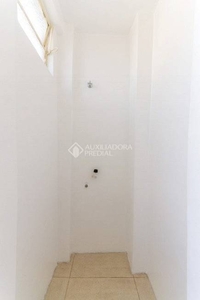 Apartamento com 2 Quartos e 1 banheiro para Alugar, 80 m² por R$ 1.600/Mês
