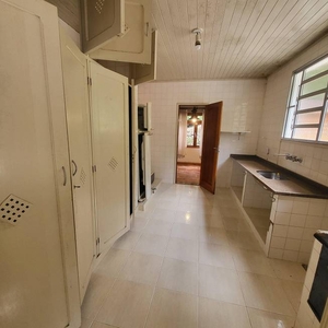 Casa com 5 Quartos e 4 banheiros à Venda, 3957 m² por R$ 900.000