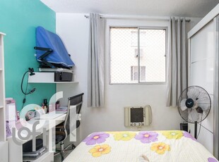 Apartamento à venda em Taquara com 46 m², 2 quartos