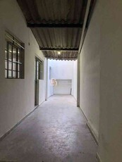 Casa com 2 quartos para alugar no bairro Ressaca, 85m²