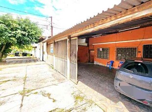 Casa com 3 quartos à venda no bairro Taguatinga Norte, 350m²