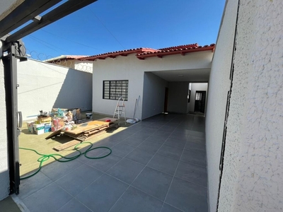 Casa em Jardim Presidente, Goiânia/GO de 119m² 3 quartos à venda por R$ 439.000,00