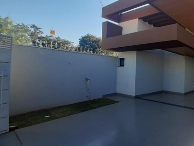 Casa Térrea com 3 Quartos à Venda por R$ 770.000