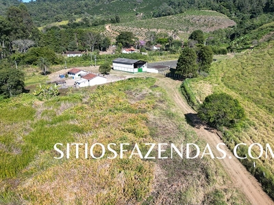 Fazenda em Loteamento Vila Flora II, Poços de Caldas/MG de 2000m² 10 quartos à venda por R$ 3.299.000,00