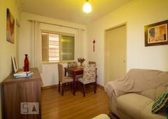 APARTAMENTO no 1º andar com 1 dormitório