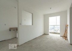 APARTAMENTO no 13º andar com 2 dormitórios e 1 garagem