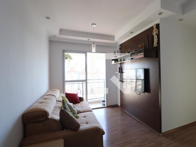 APARTAMENTO no 18º andar com 2 dormitórios e 1 garagem