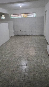 Casa com 2 Quartos e 1 banheiro para Alugar, 50 m² por R$ 1.500/Mês