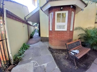 Casa em condomínio fechado com 3 quartos para alugar na rua general rondon, 138, tristeza, porto alegre, 261 m2 por r$ 4.000