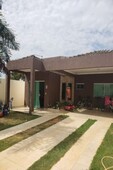 Casa com Varanda em Condomínio Fechado na Vicente Pires