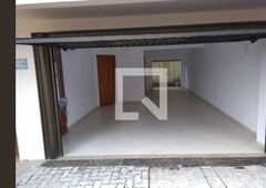 CASA com 3 dormitórios e 2 garagens