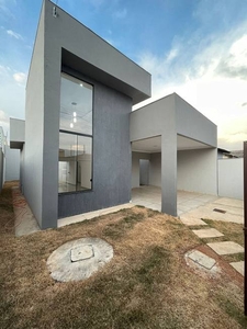Casa com 3 Quartos e 2 banheiros à Venda, 110 m² por R$ 320.000